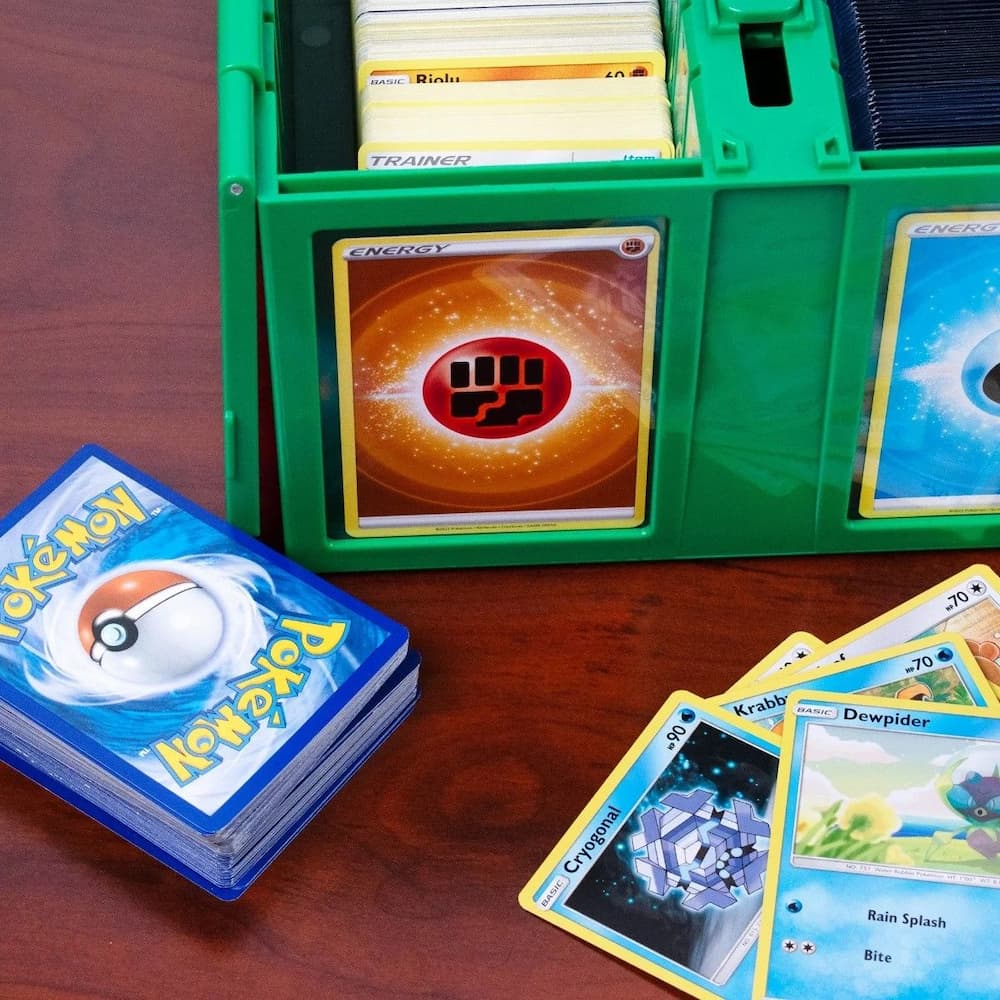 Pokémon Card Holder