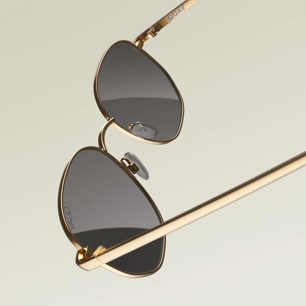 Quay Big Time GoldFrame Smoke Lens polarized Frame