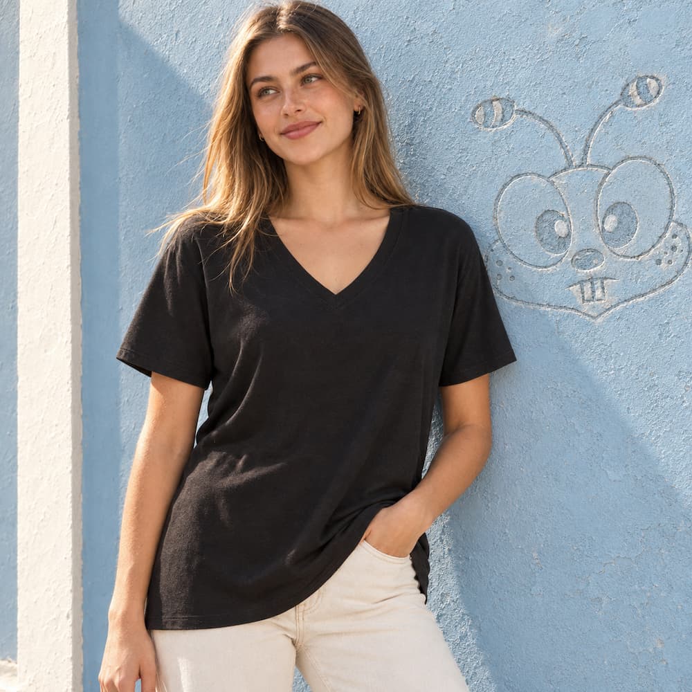 Zenana Cotton boyfriend V-Neck Tee Black Side View